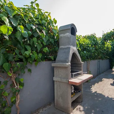 House Kala 브로다리카