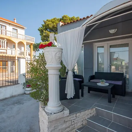 House Kala Brodarica